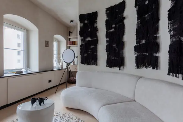 Добрая квартира - интерьер 49м² в доме XIX века