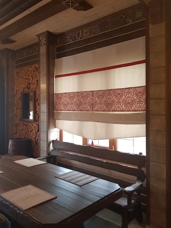 Банкетная для гостей в загородном доме(фото)