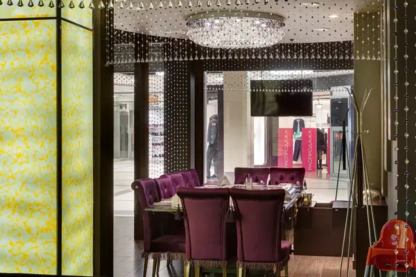 Ресторан. Хрустальные шторы