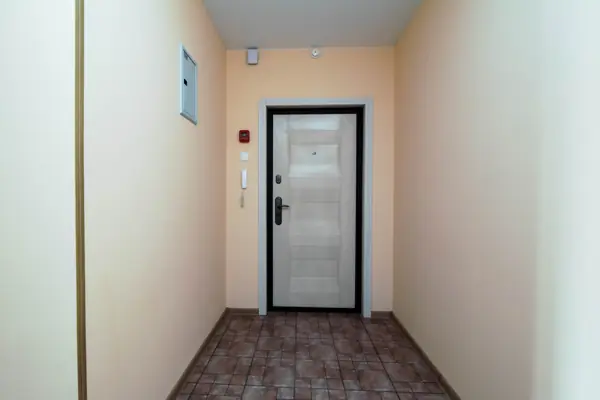 Ремонт прихожей в двухкомнатной квартире 4