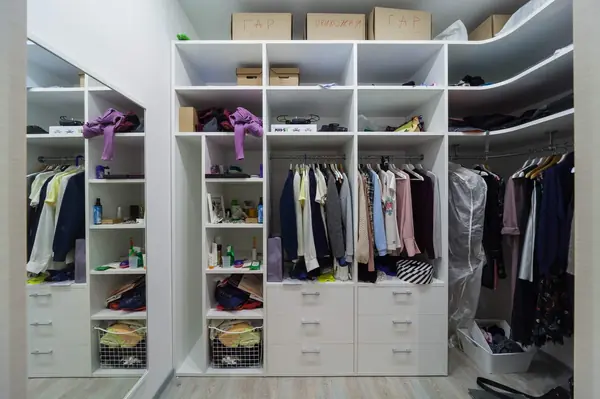 ГЕОМЕТРИЯ И ОТТЕНКИ МЯТЫ