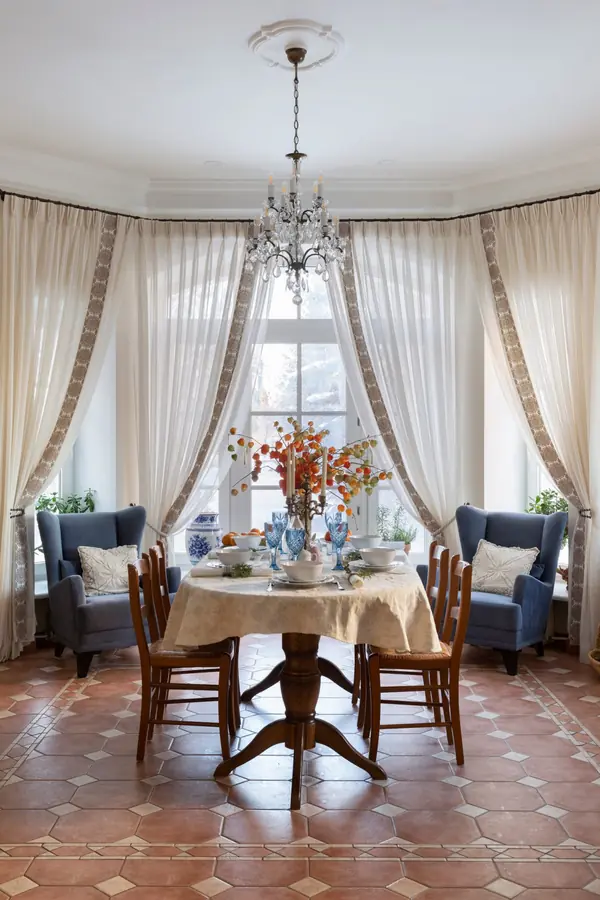 Гостиная с аркой