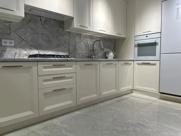 Кухня Фабиана в цвете Белло, выполненная под индивидуальный заказ.