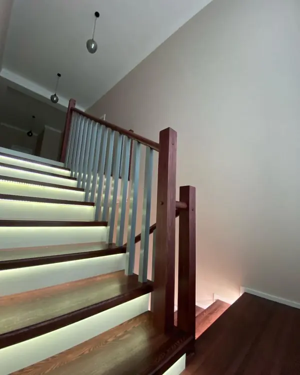 Лестница Алексея и Анны в КП Медная Подкова