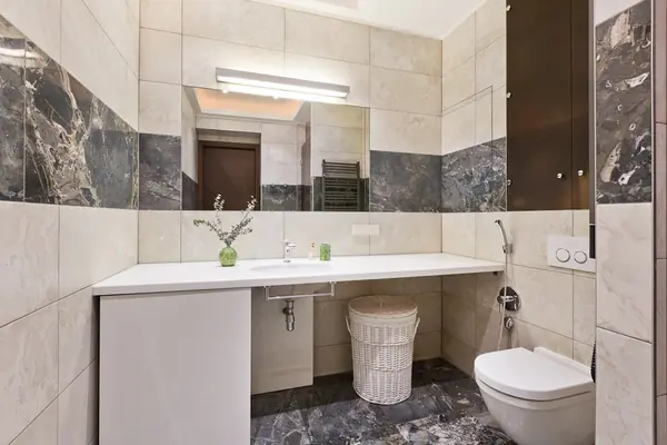 Картина, витрина, камень...