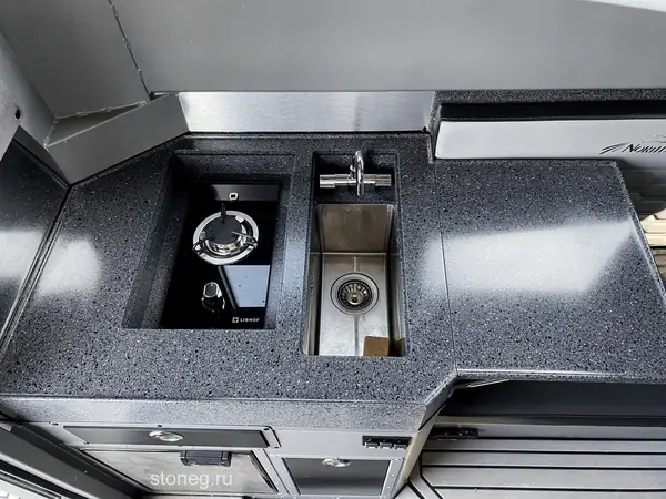 Hi-Macs G103 Столешница с откидным столиком и крышками