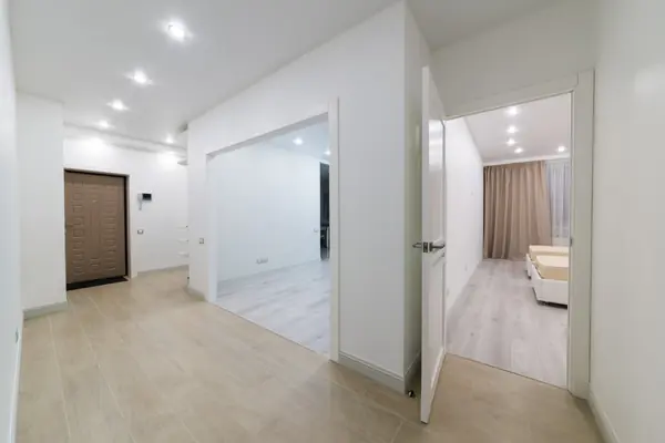 Трёхкомнатная квартира в светлых тонах!