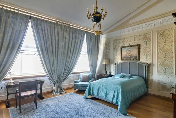 Квартира с дорогим интерьером на Крестовском