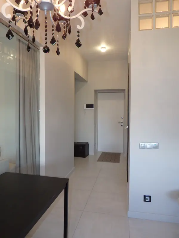 Двухкомнатная квартиры со стеклянной перегородкой на Овчинниковской набережной