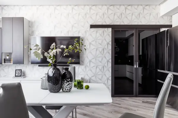 Монохромный интерьер 2-х комнатной квартиры