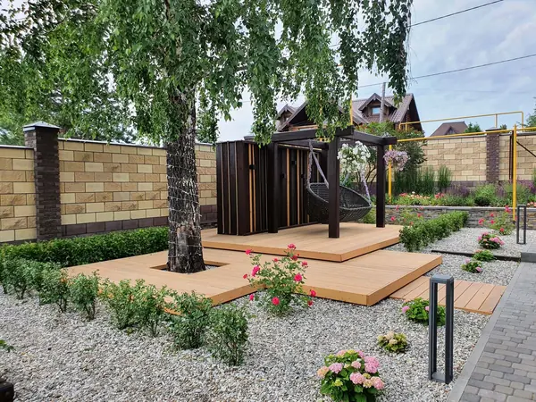 Сад с розами