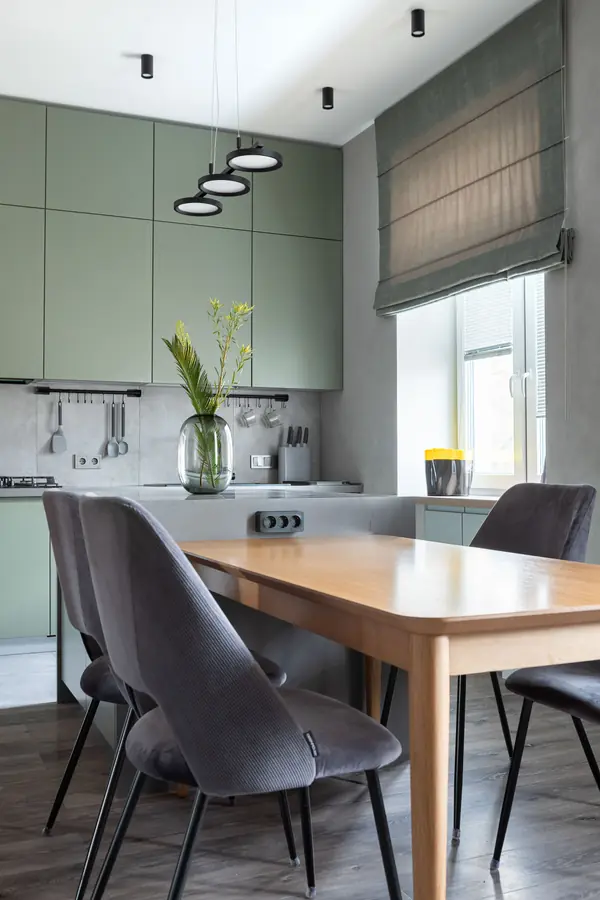 КВАРТИРА С ЯРКИМИ АКЦЕНТАМИ В СТАРОМ ФОНДЕ