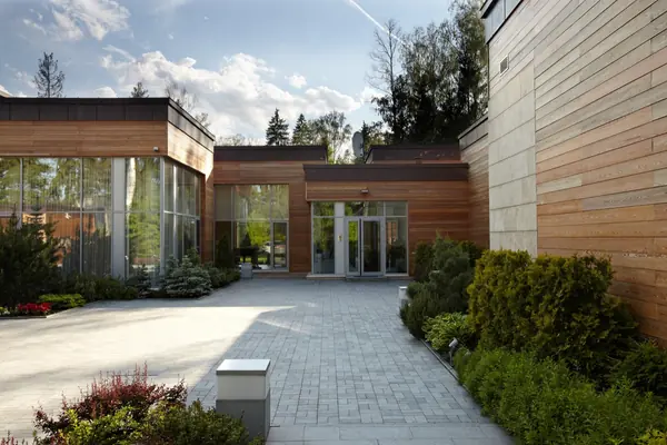 Современный дом