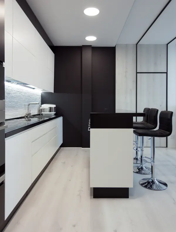 Современная квартира в черно-белых тонах