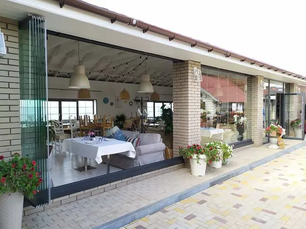 Безрамное остекление