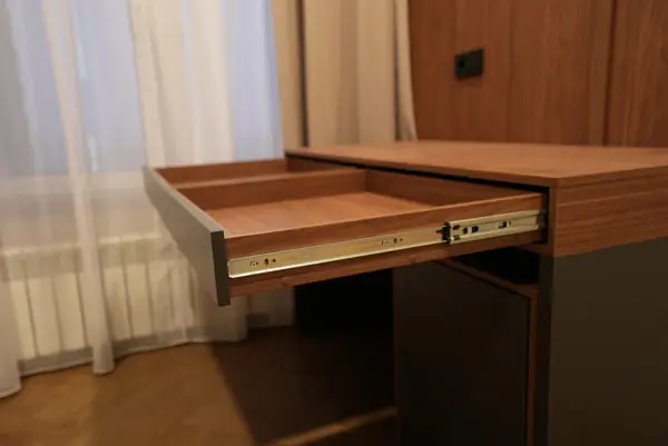 Рабочий стол в ЖК на Речном Вокзале