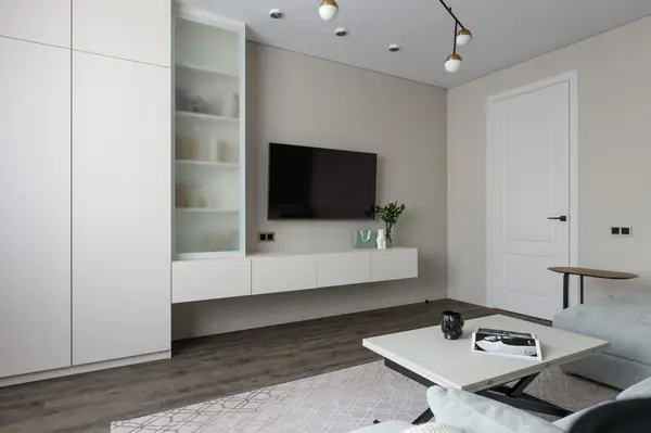 Интерьер квартиры в Приморском районе Санкт-Петербурга с видом на Лахта Центр