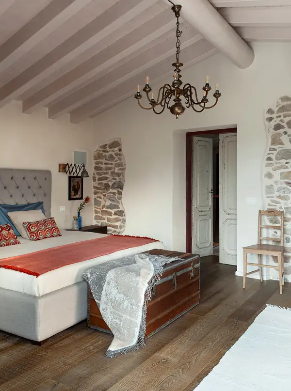 Реконструкция бывшей фермы в Италии на озере Гарда