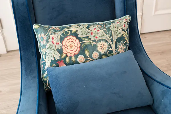 Pre-Raphaelite Appartment