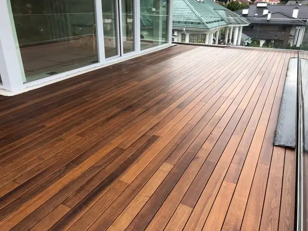 Терраса из термоясеня