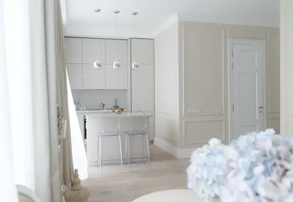 Уютная и светлая квартира на набережной