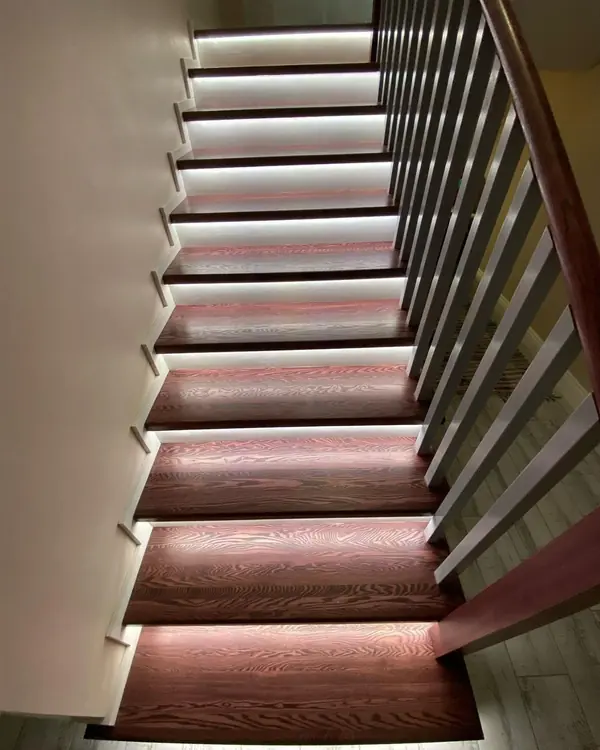 Лестница Алексея и Анны в КП Медная Подкова