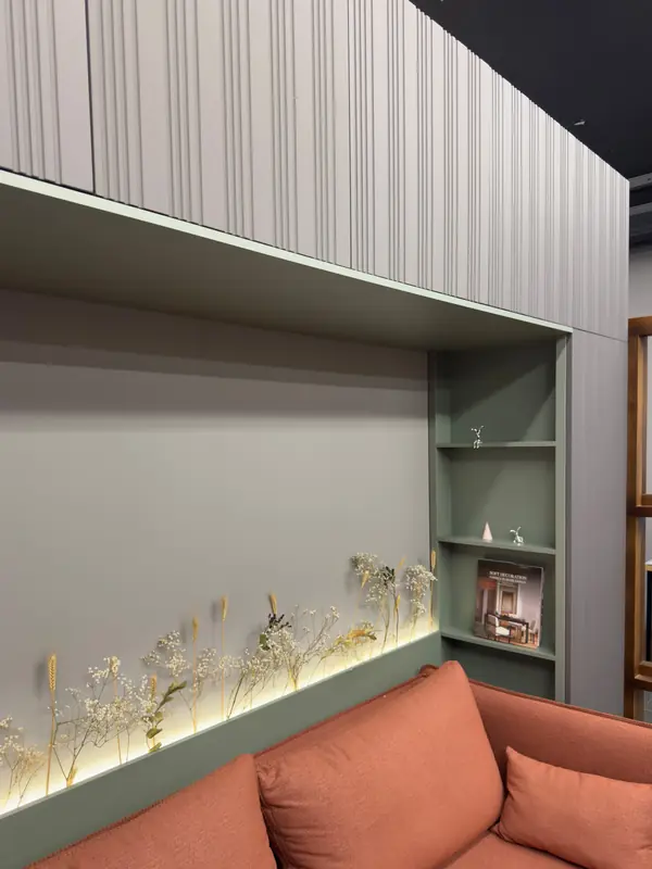 П-образный шкаф в шоуруме