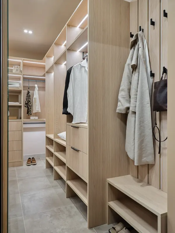 Трехкомнатная квартира 98 кв.м. в ЖК "Западный порт"