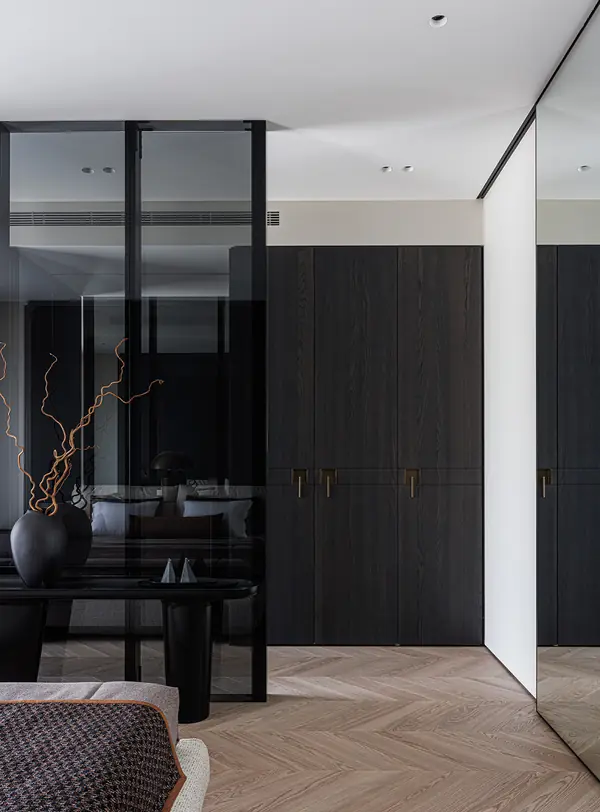 Монохромная квартира 90 м2 в центре Москвы