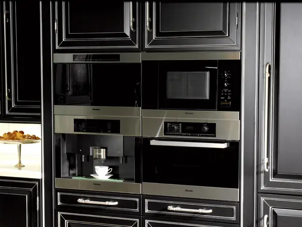 Британика nero