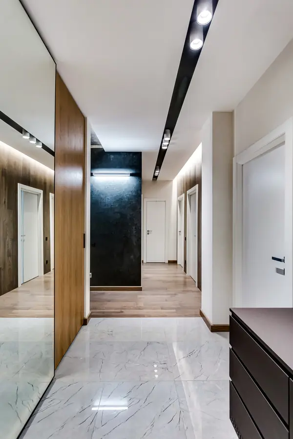 Фото реализации проекта "Квартира в доме с часами"