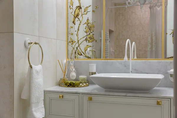 С видом на Неву