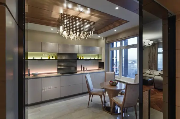 КВАРТИРА НА СУВОРОВСКОМ 1, 280 М2