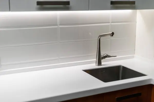 Оранжевая кухня