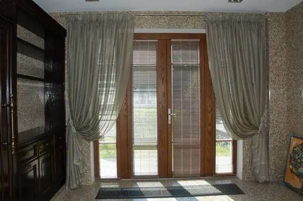 Таунхаус на Береговой (дерево-алюминиевые окна)