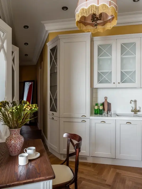 Жизнь на высоте : яркая квартира с видом на Котельническую набережную