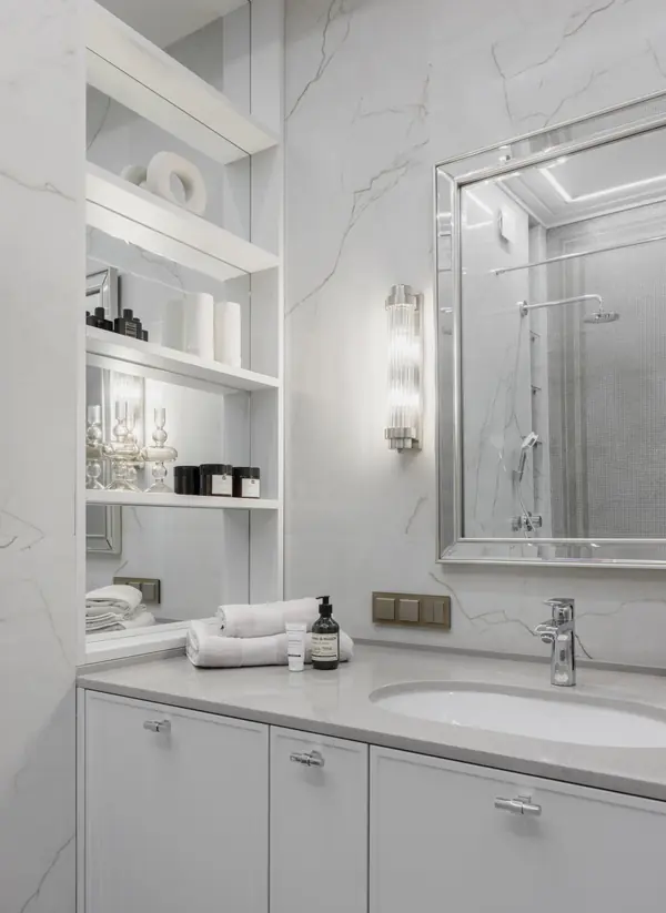 Открытые полки в ванной комнате от IDILLIO