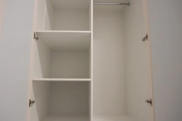 Прихожая в современной классике