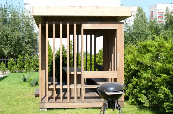 Беседка-павильон из лиственницы