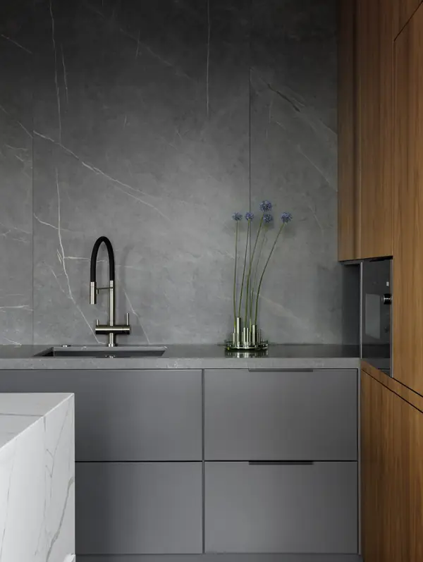 Квартира на набережной