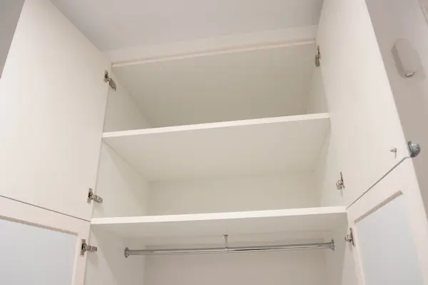 Прихожая в современной классике