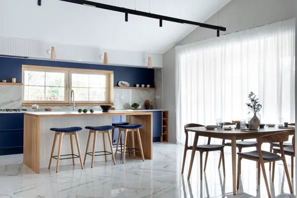 Загородный дом в оттенках моря и солнца