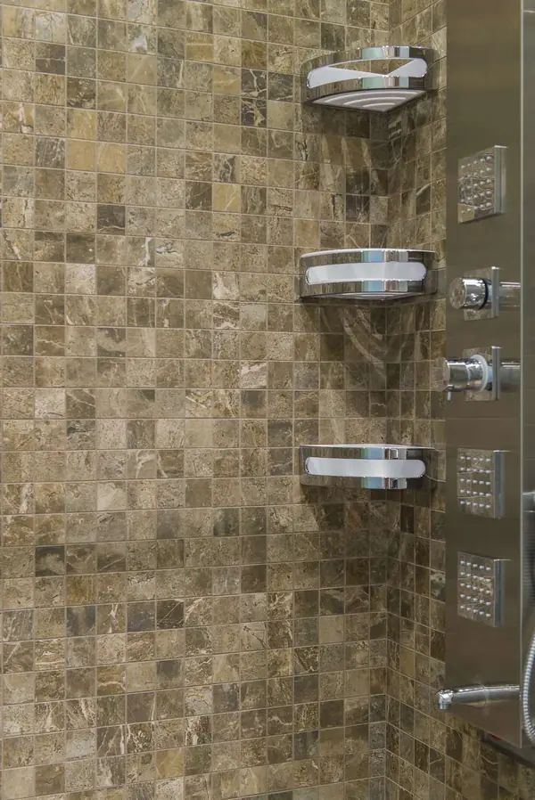 Частная квартира для него