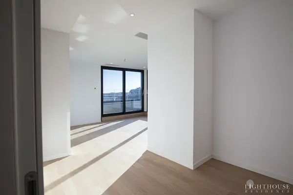 На фоне солнца. Пентхаус в Бухаресте