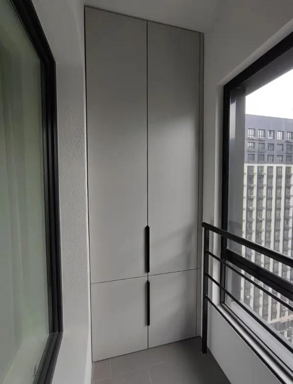 Встроенные распашные шкафы