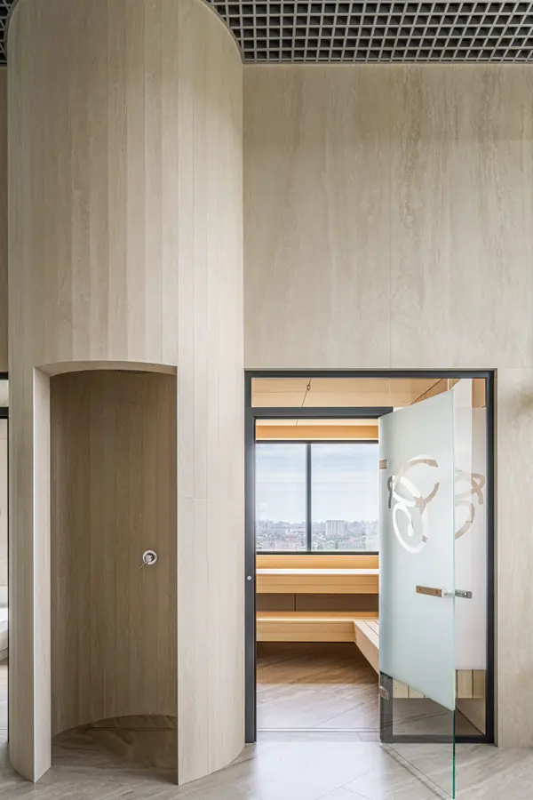 Сауна с большим окном