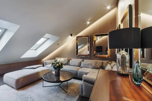 ИЗЯЩНЫЙ ШИК