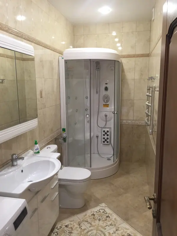 Жилой дом общей площадью более 700 кв. м.