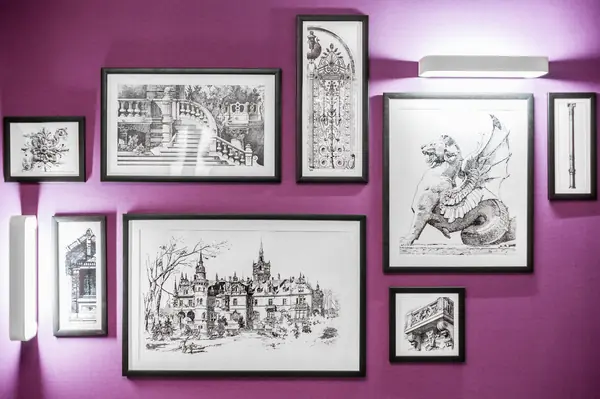 Глубокий винный цвет в интерьере стандартной двушки