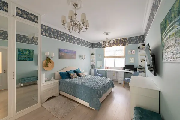 Pre-Raphaelite Appartment